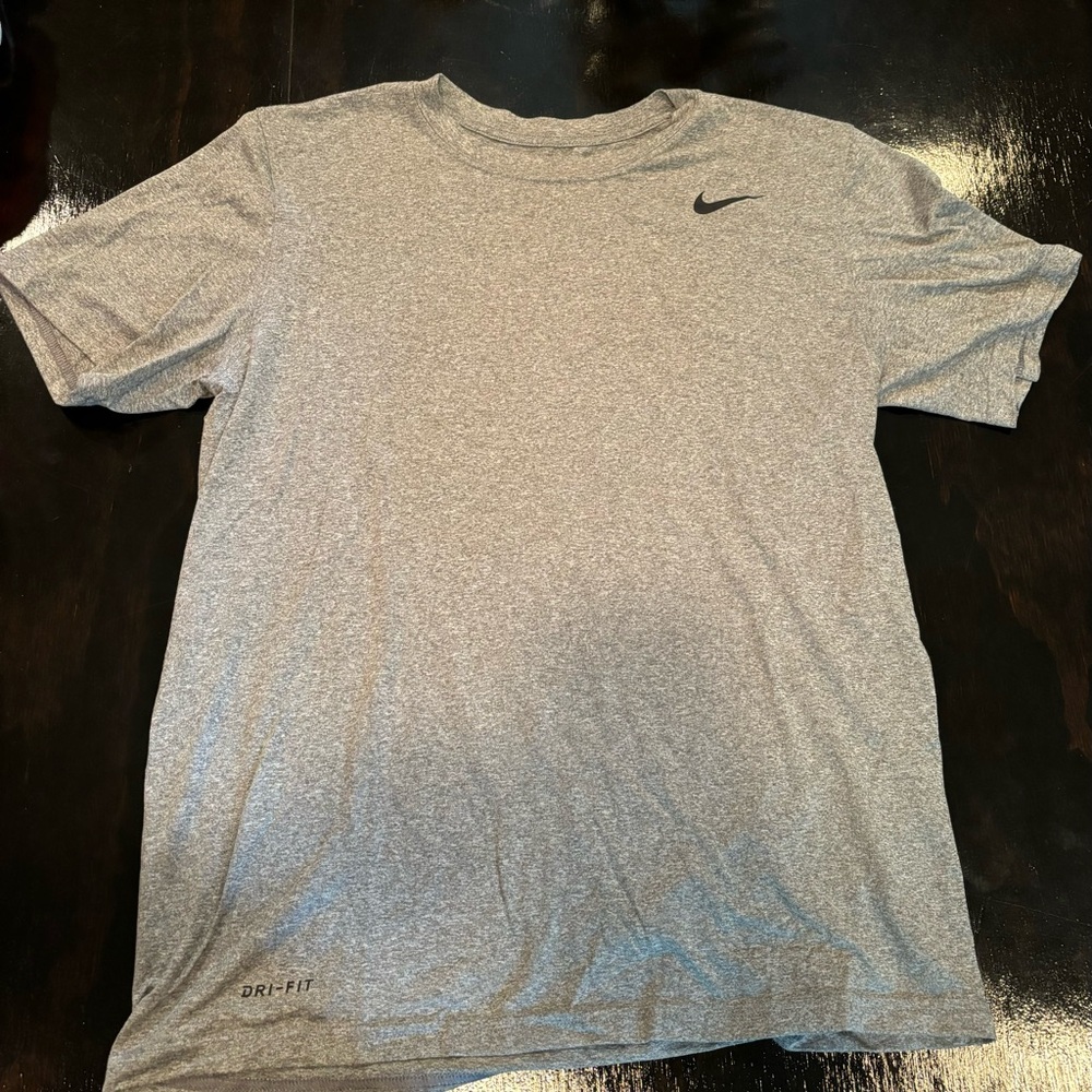 Nike men’s dri fit t